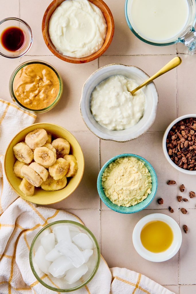 all the ingredients used to make peanut butter smoothie